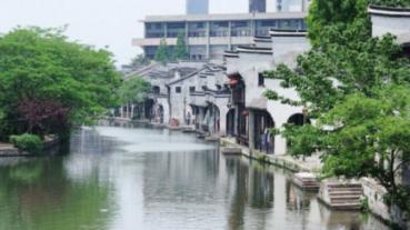 一路守候 伴你温暖回家——春运首日探访交通场站